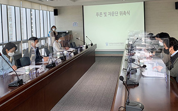 이슈페이퍼 ‘푸른 빛 자문단’ 위촉식 운영 사진